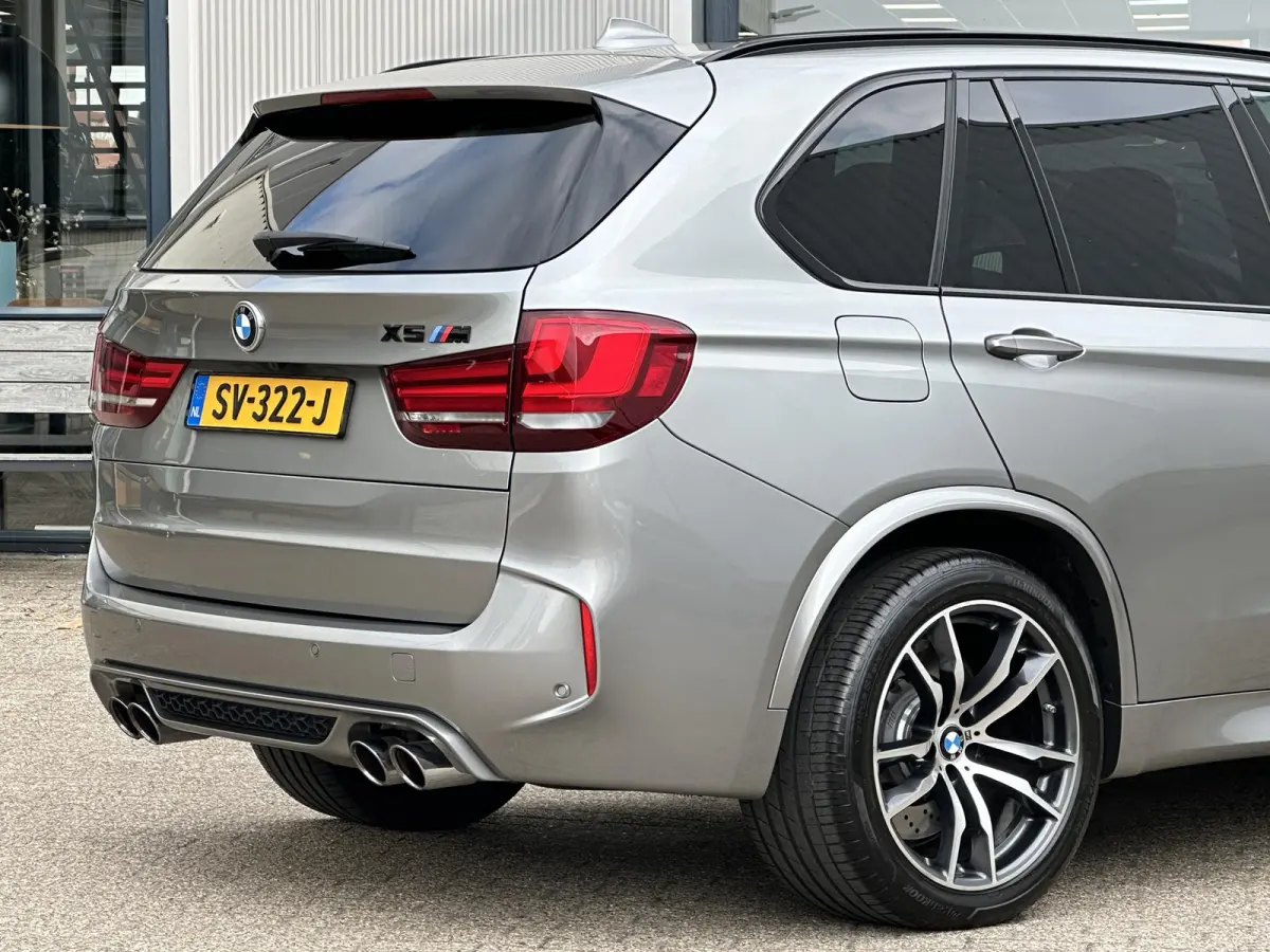 M 575pk | Pano-Dak/Head-Up/H&K/Softclose/Parkeercamera/historie