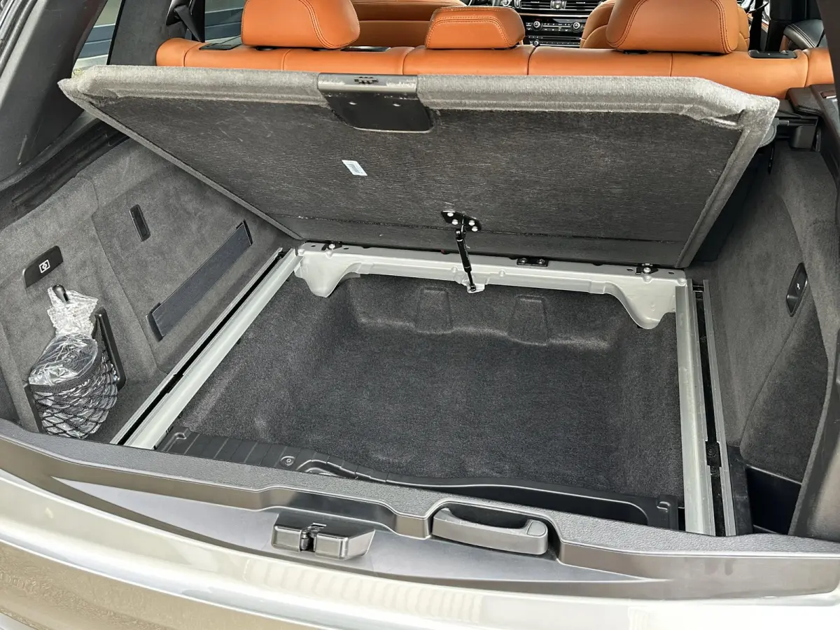 M 575pk | Pano-Dak/Head-Up/H&K/Softclose/Parkeercamera/historie