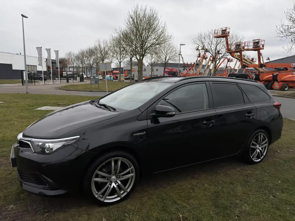 1.8 Hybrid Now - FACELIFT/NAVI/CARPLAY/NAP