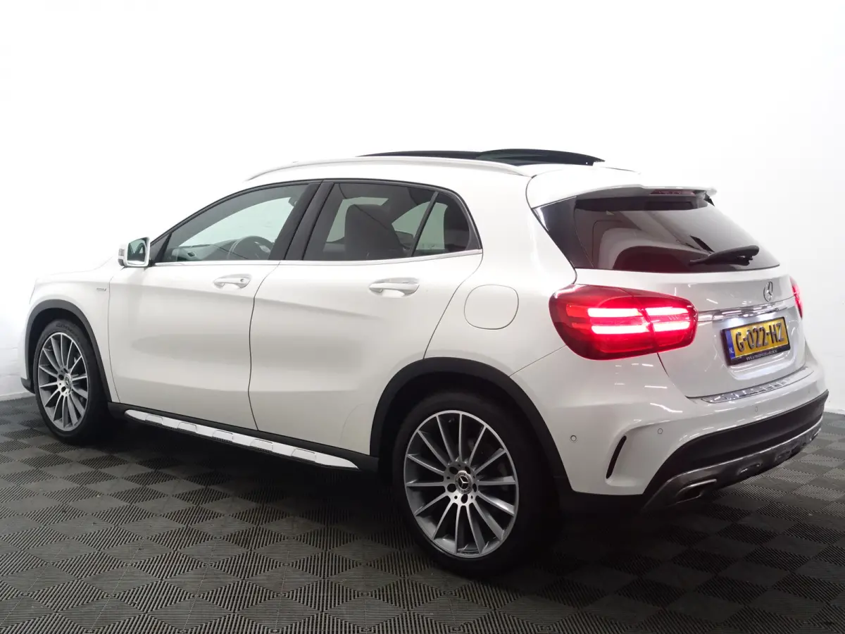 180 AMG Premium Plus Aut- Nap 47dkm, Harman Kardon, 360 camera, Sfeerverlichting, Keyless, Clima