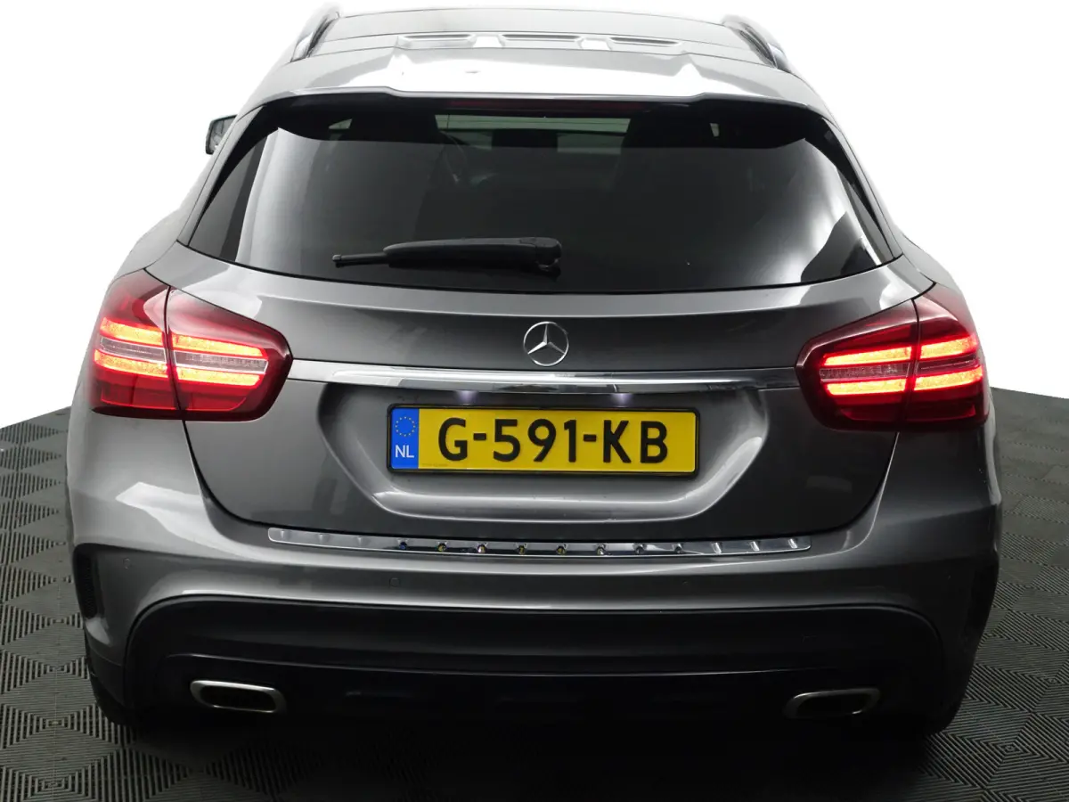 180 AMG Night Edition Aut- Panoramadak, Sfeerverlichting, Camera, Dynamic Select, Keyless, Xenon Led