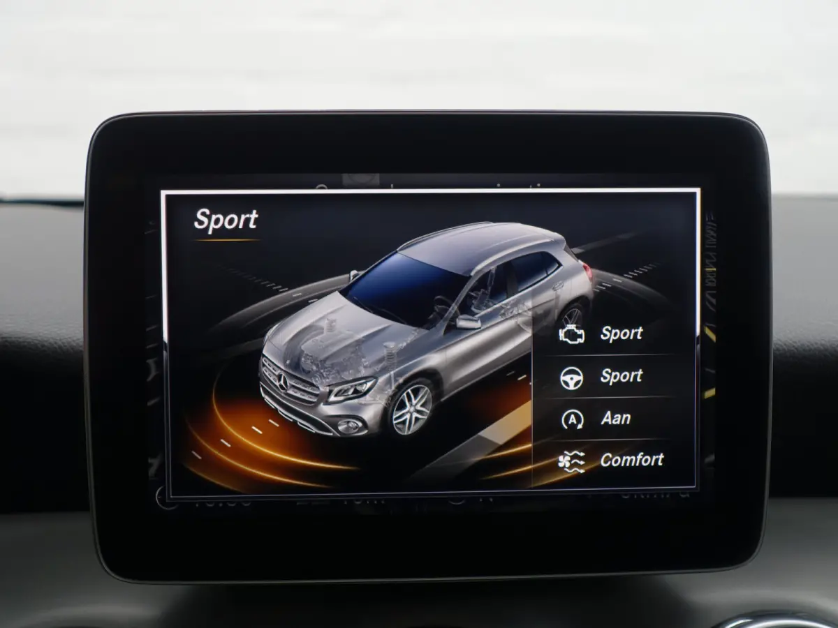 180 AMG Night Edition Aut- Panoramadak, Sfeerverlichting, Camera, Dynamic Select, Keyless, Xenon Led