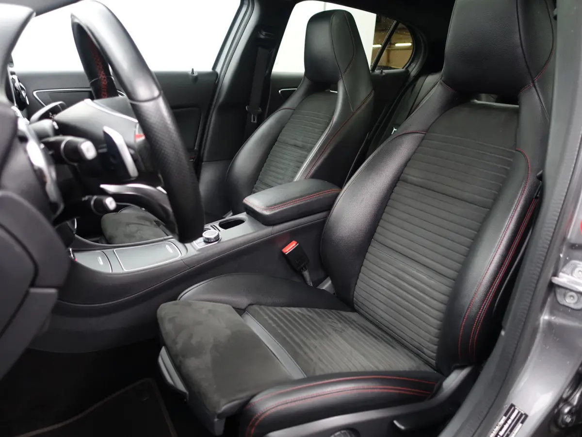 180 AMG Night Edition Aut- Panoramadak, Sfeerverlichting, Camera, Dynamic Select, Keyless, Xenon Led