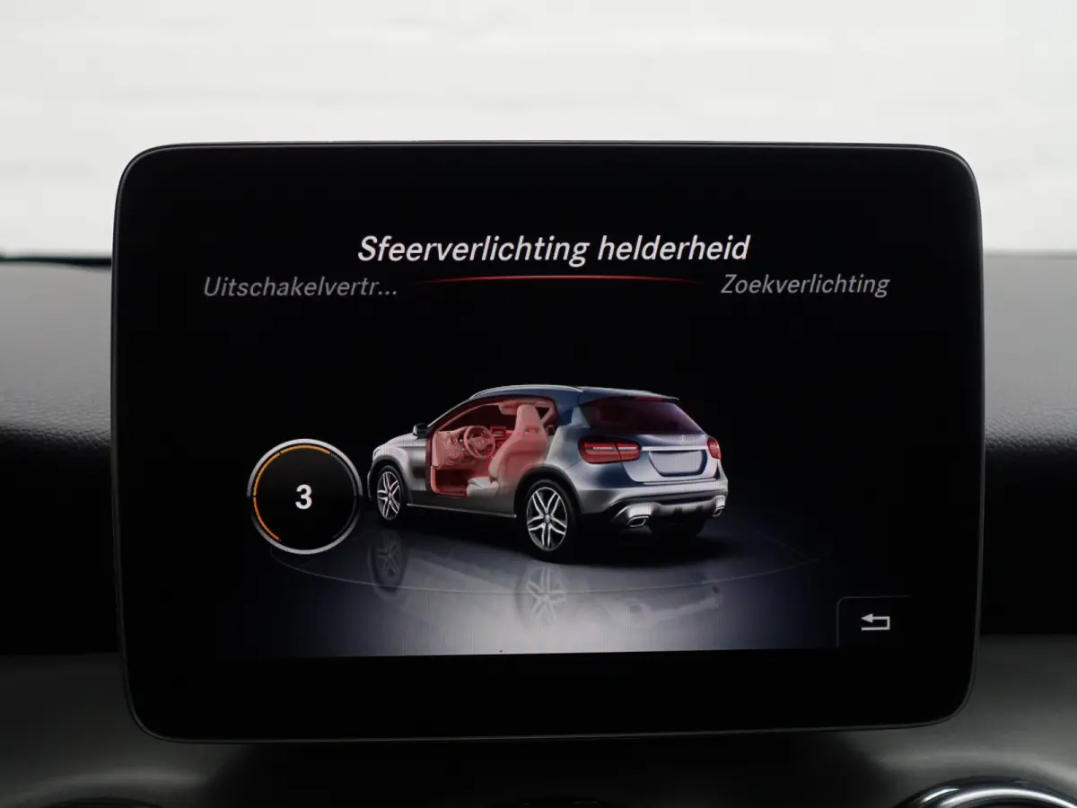180 AMG Night Edition Aut- Panoramadak, Sfeerverlichting, Camera, Dynamic Select, Keyless, Xenon Led
