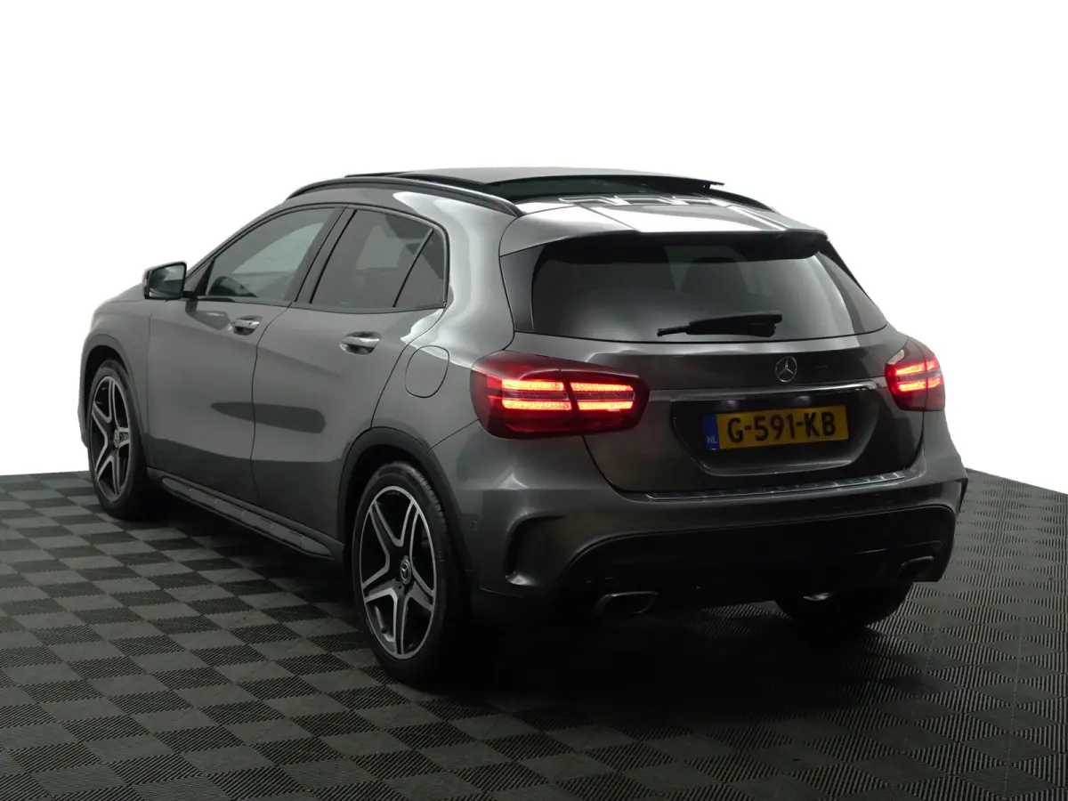 180 AMG Night Edition Aut- Panoramadak, Sfeerverlichting, Camera, Dynamic Select, Keyless, Xenon Led