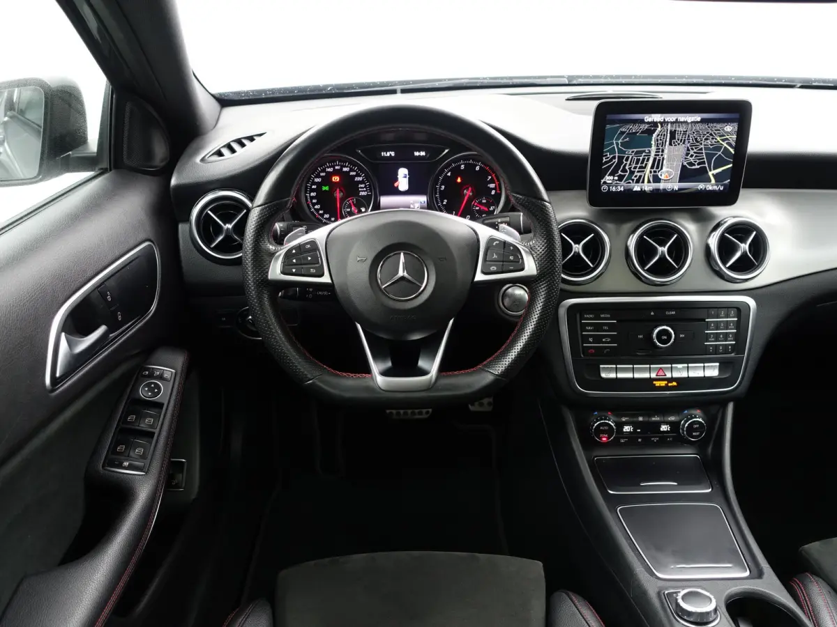 180 AMG Night Edition Aut- Panoramadak, Sfeerverlichting, Camera, Dynamic Select, Keyless, Xenon Led