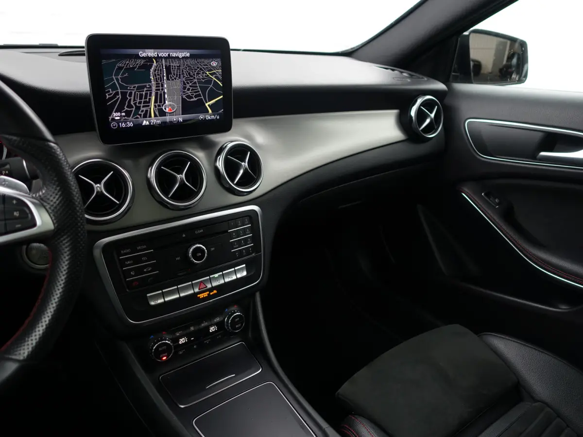 180 AMG Night Edition Aut- Panoramadak, Sfeerverlichting, Camera, Dynamic Select, Keyless, Xenon Led
