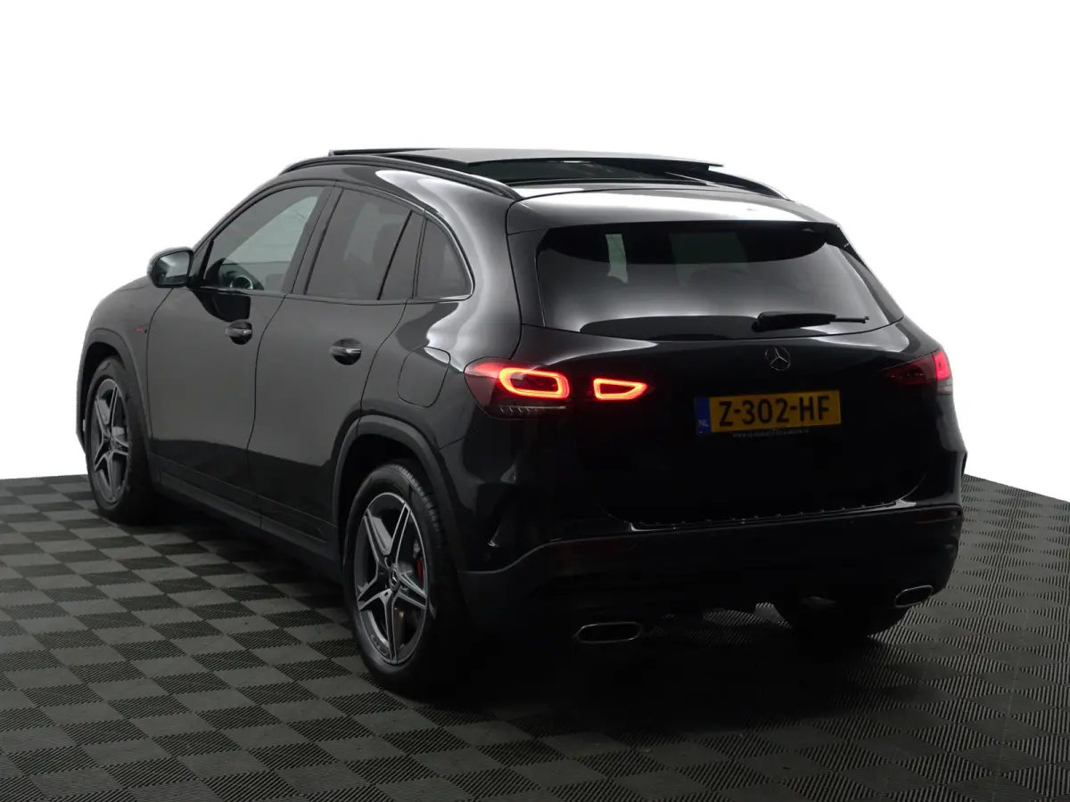 250 4MATIC AMG Night Edition Aut- NAP 12dkm, Panoramadak, Sfeerverlichting, Carplay, Xenon Led, Alcantara Sport Interieur