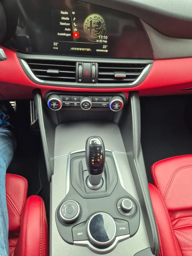 2.0 T AWD Veloce 280 PK Automaat Line Assist Camera Rood Leder Stuurverwarming