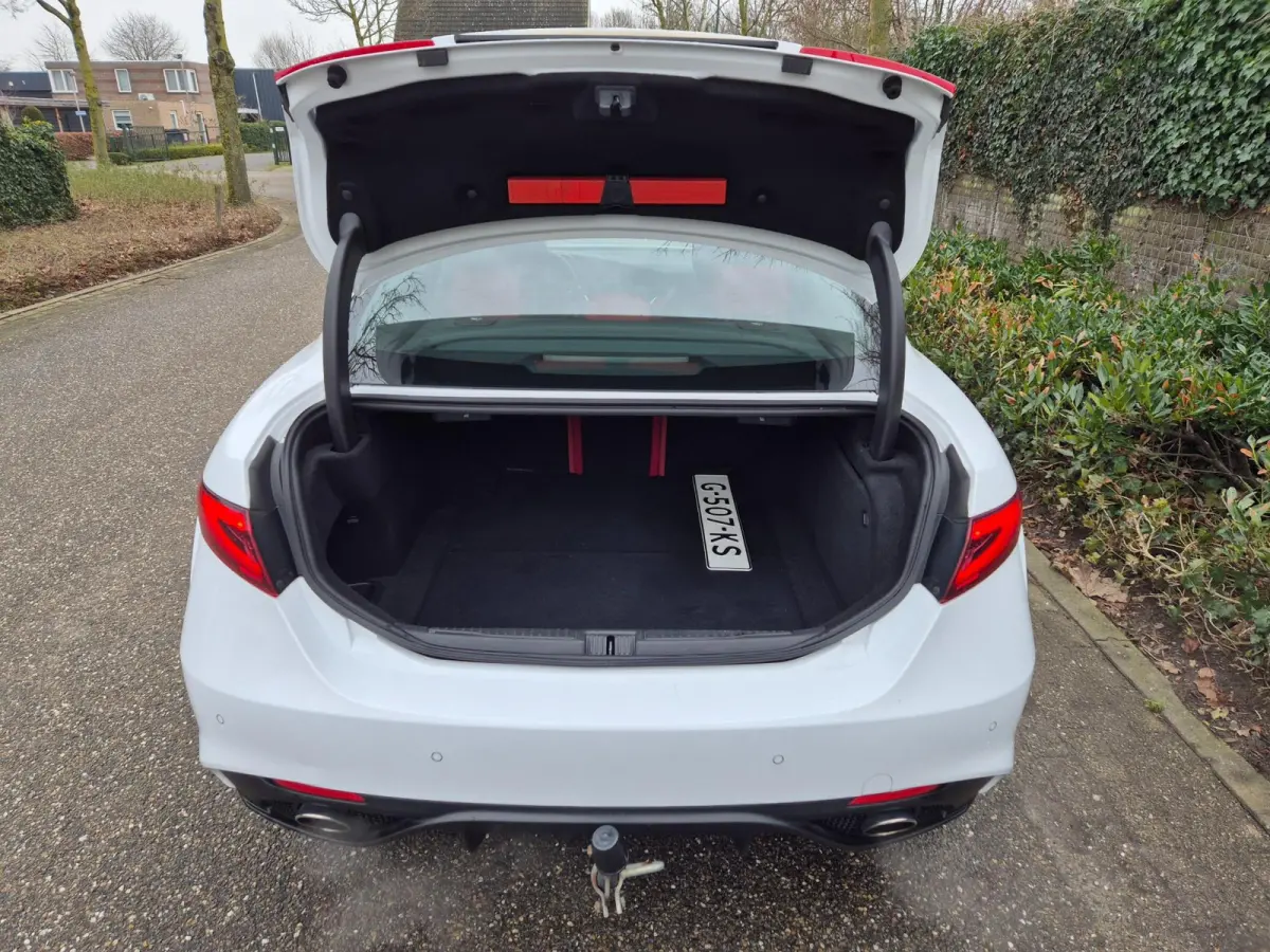 2.0 T AWD Veloce 280 PK Automaat Line Assist Camera Rood Leder Stuurverwarming