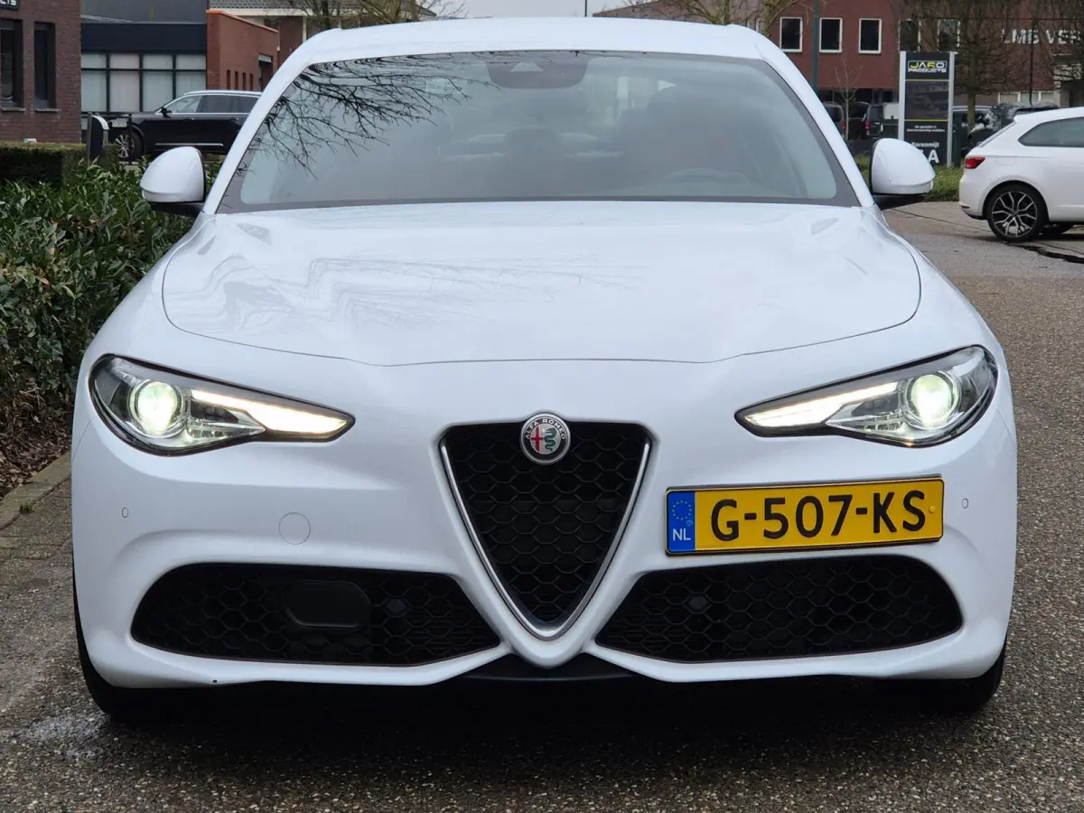 2.0 T AWD Veloce 280 PK Automaat Line Assist Camera Rood Leder Stuurverwarming
