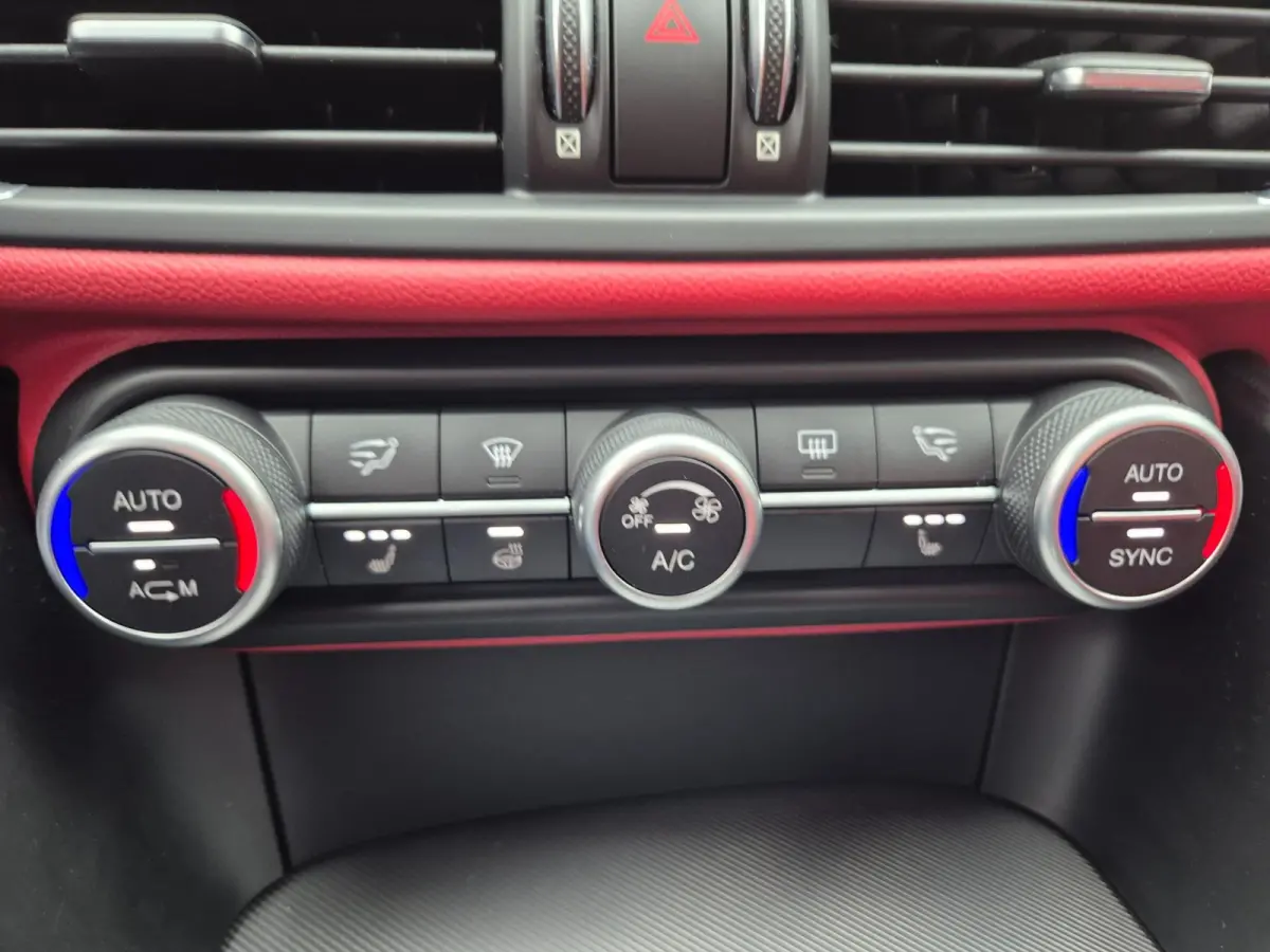 2.0 T AWD Veloce 280 PK Automaat Line Assist Camera Rood Leder Stuurverwarming