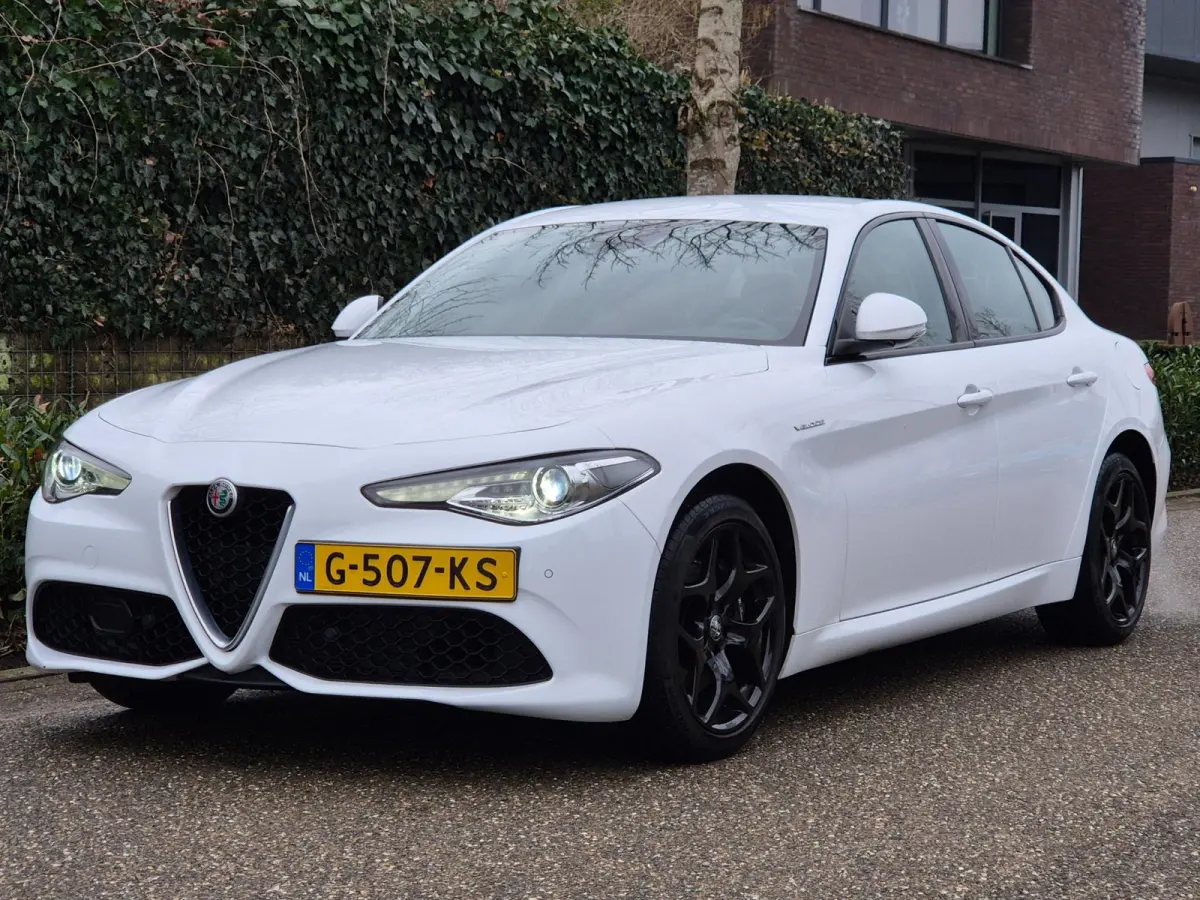 2.0 T AWD Veloce 280 PK Automaat Line Assist Camera Rood Leder Stuurverwarming