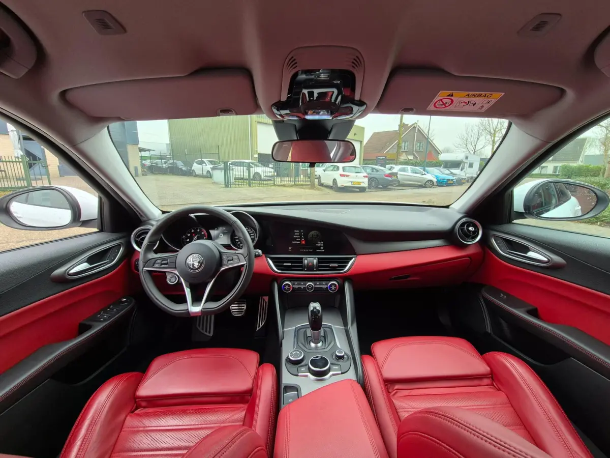 2.0 T AWD Veloce 280 PK Automaat Line Assist Camera Rood Leder Stuurverwarming