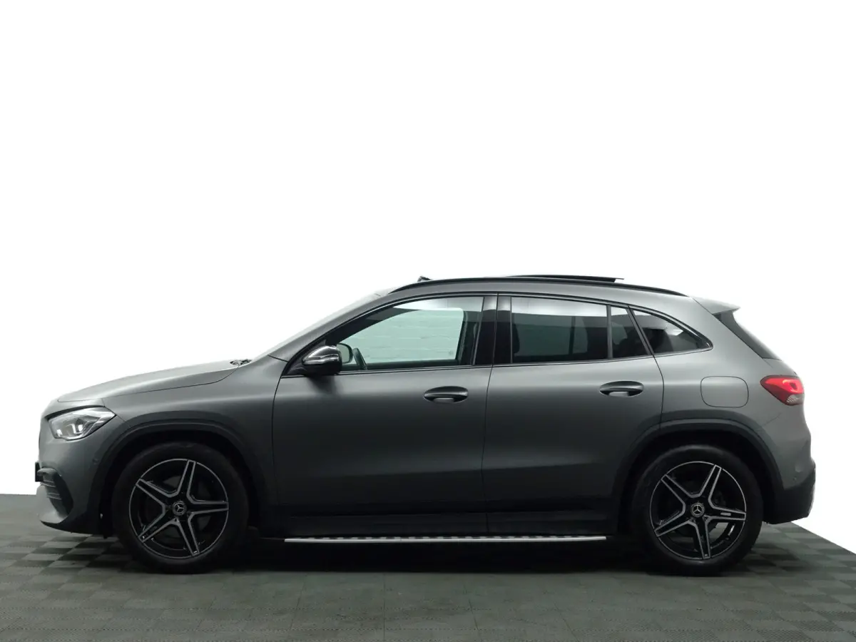 200 AMG Night Edition Aut- Designo Mountaingrijs Magno, Panoramadak, Carbon Treeplanken, Sfeerverlichting