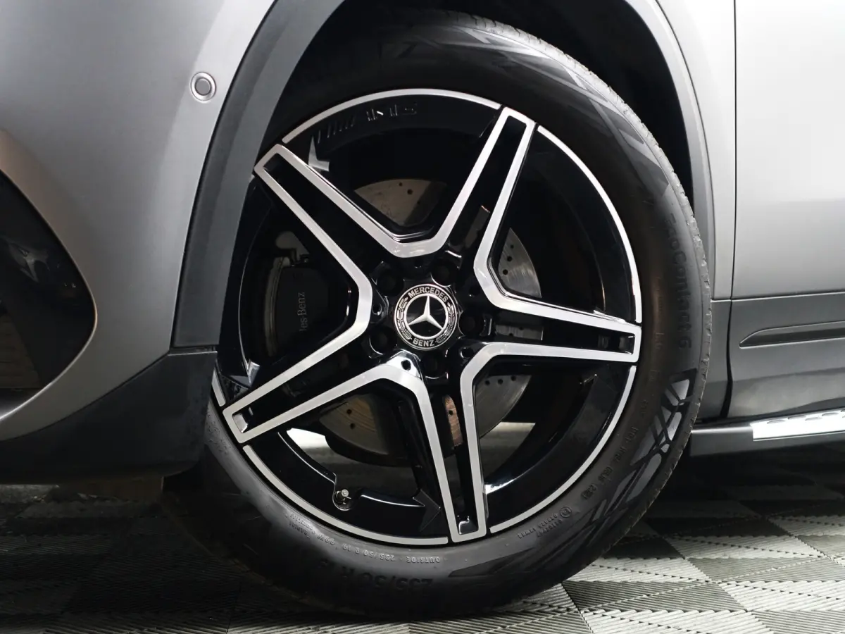200 AMG Night Edition Aut- Designo Mountaingrijs Magno, Panoramadak, Carbon Treeplanken, Sfeerverlichting
