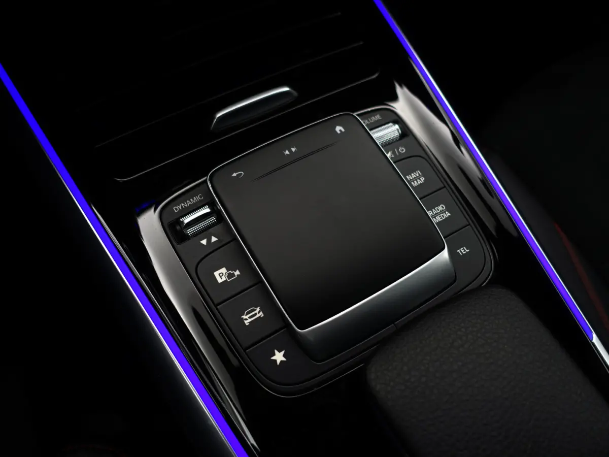 200 AMG Night Edition Aut- Designo Mountaingrijs Magno, Panoramadak, Carbon Treeplanken, Sfeerverlichting