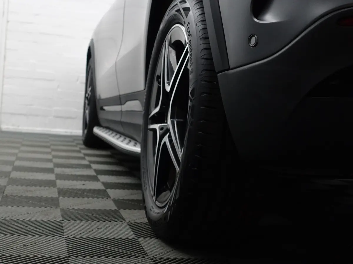 200 AMG Night Edition Aut- Designo Mountaingrijs Magno, Panoramadak, Carbon Treeplanken, Sfeerverlichting