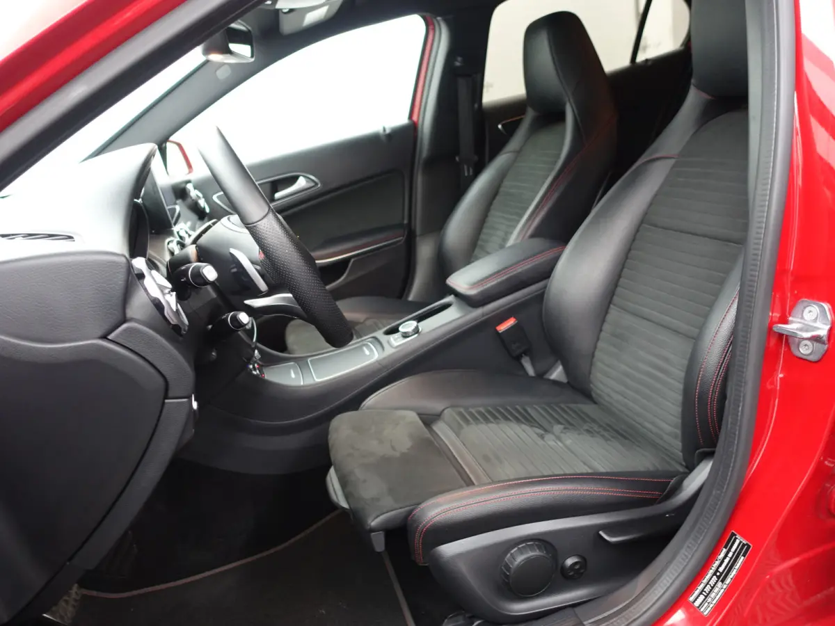 180 AMG Night Edition Aut- Keyless, Camera, Sfeerverlichting, Sport Interieur, Dynamic Select