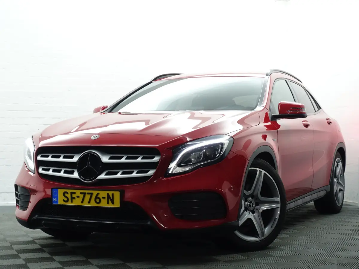 180 AMG Night Edition Aut- Keyless, Camera, Sfeerverlichting, Sport Interieur, Dynamic Select