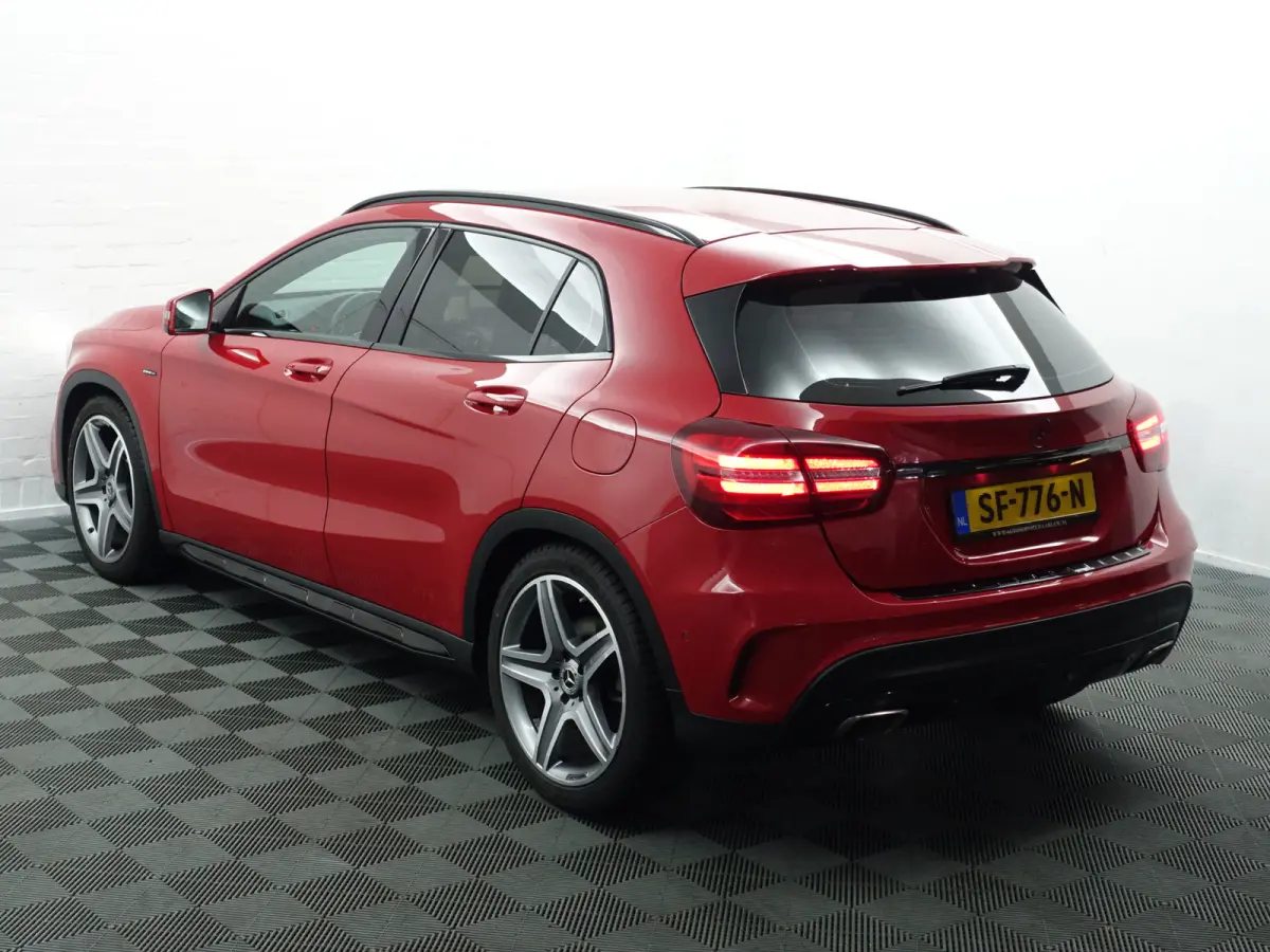 180 AMG Night Edition Aut- Keyless, Camera, Sfeerverlichting, Sport Interieur, Dynamic Select