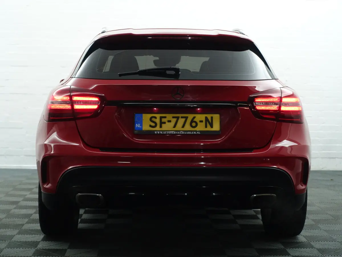 180 AMG Night Edition Aut- Keyless, Camera, Sfeerverlichting, Sport Interieur, Dynamic Select