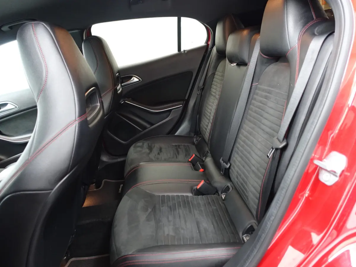 180 AMG Night Edition Aut- Keyless, Camera, Sfeerverlichting, Sport Interieur, Dynamic Select