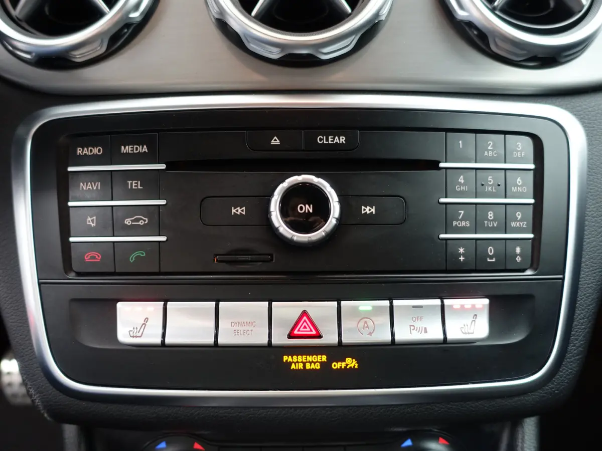 180 AMG Night Edition Aut- Keyless, Camera, Sfeerverlichting, Sport Interieur, Dynamic Select