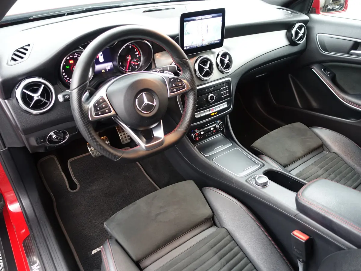 180 AMG Night Edition Aut- Keyless, Camera, Sfeerverlichting, Sport Interieur, Dynamic Select