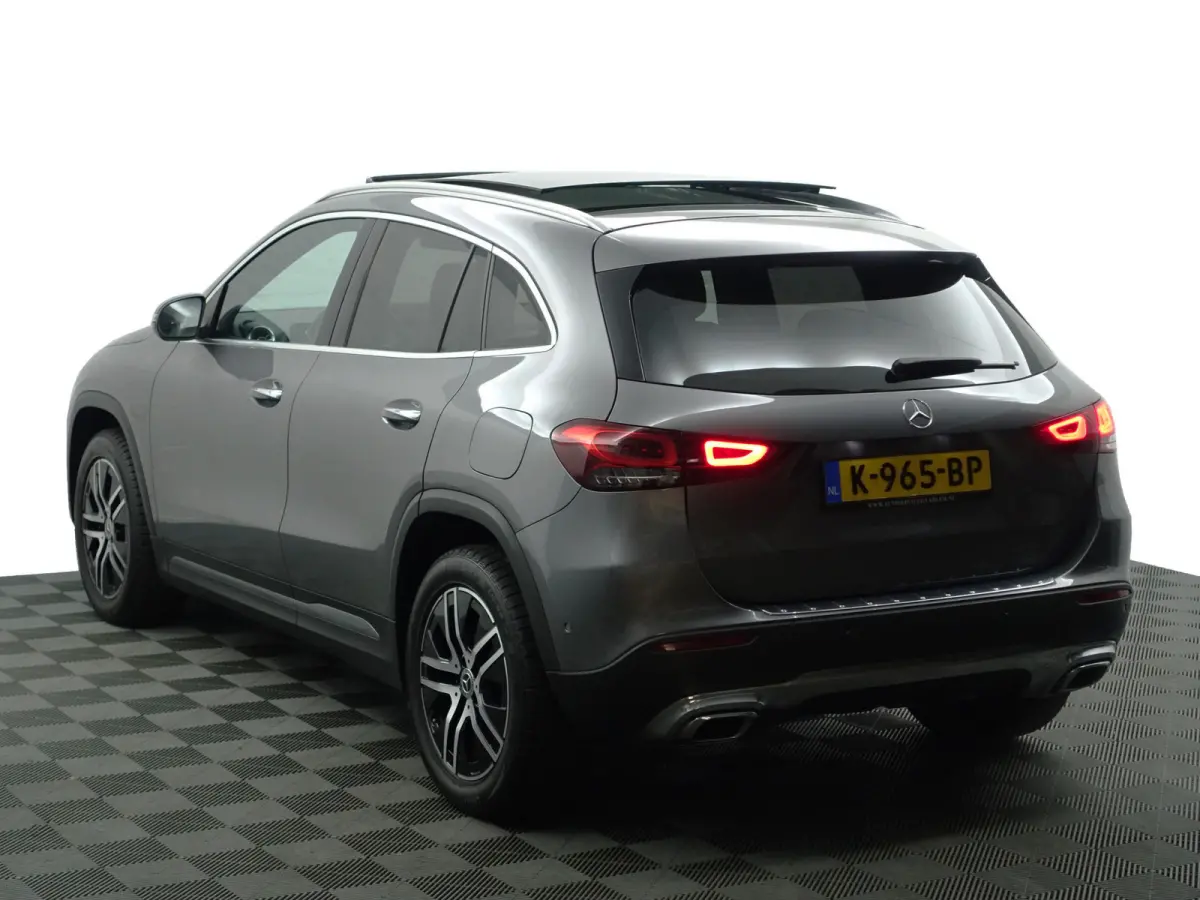 200 Premium Luxury Aut- Panoramadak, Memory Seats, Sfeerverlichting, Camera, Leder Interieur