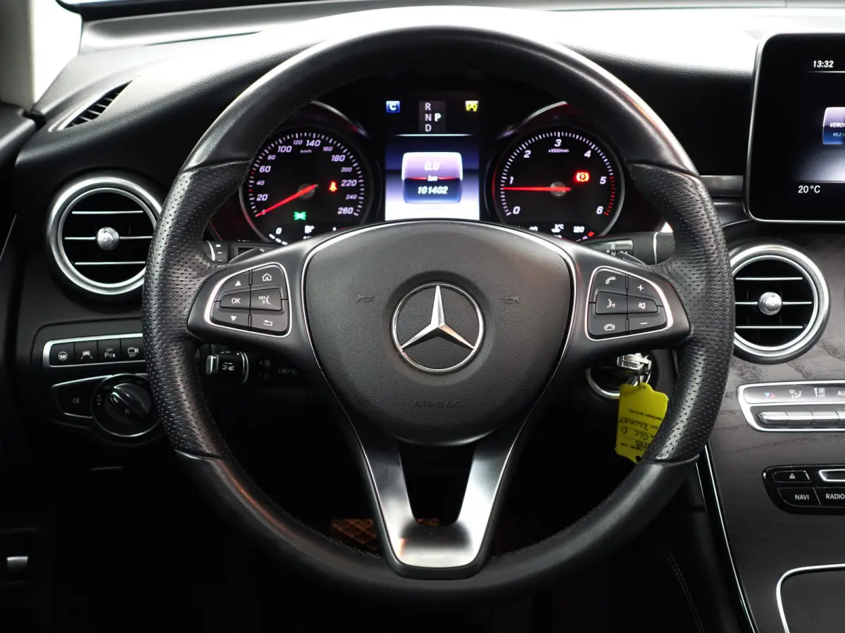 220 d 4MATIC AMG Premium Plus Aut- Panoramadak, 360 Camera, Sfeerverlichting, Ada Cruise, Elek Trekhaak, Leder Sport Interieur