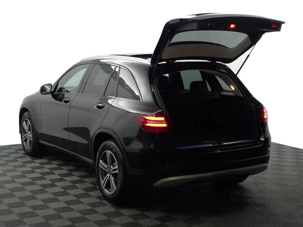 220 d 4MATIC AMG Premium Plus Aut- Panoramadak, 360 Camera, Sfeerverlichting, Ada Cruise, Elek Trekhaak, Leder Sport Interieur