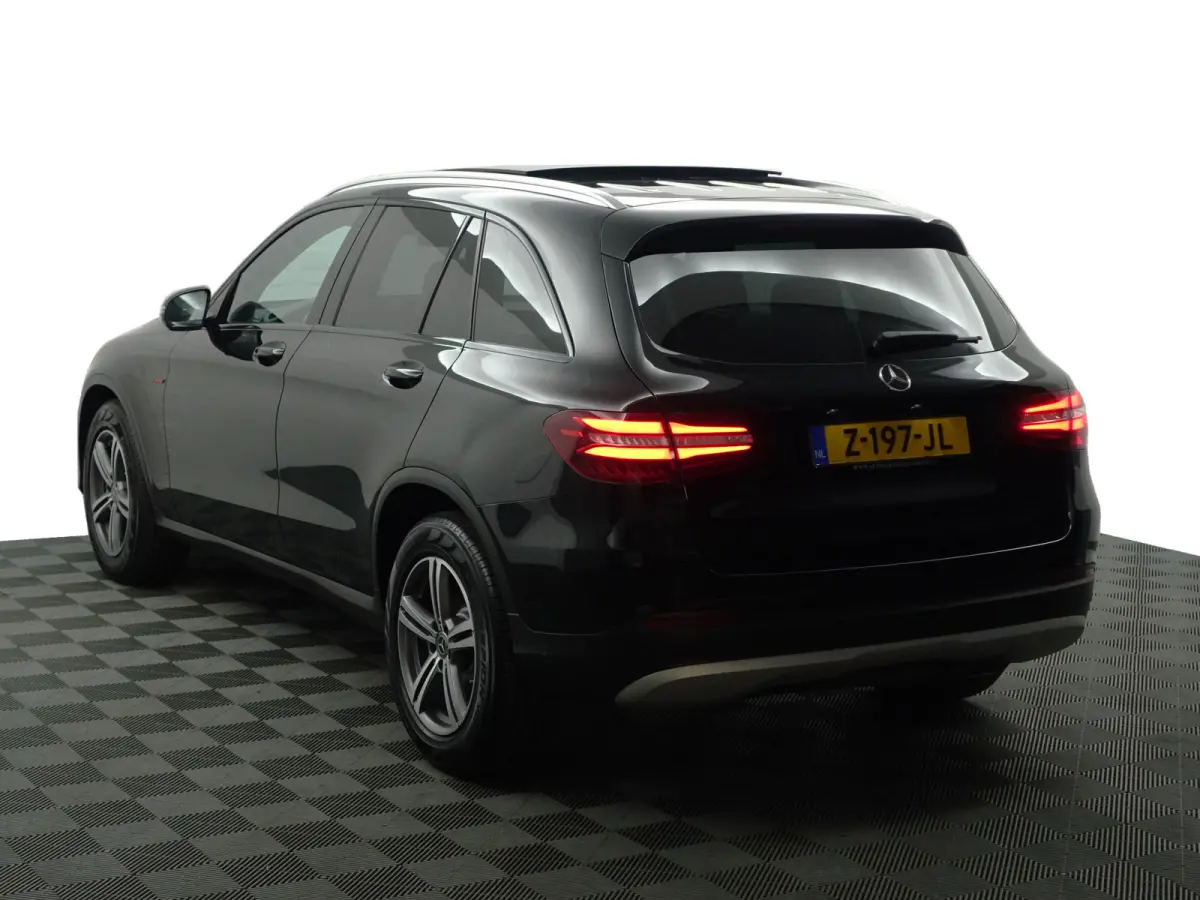 220 d 4MATIC AMG Premium Plus Aut- Panoramadak, 360 Camera, Sfeerverlichting, Ada Cruise, Elek Trekhaak, Leder Sport Interieur