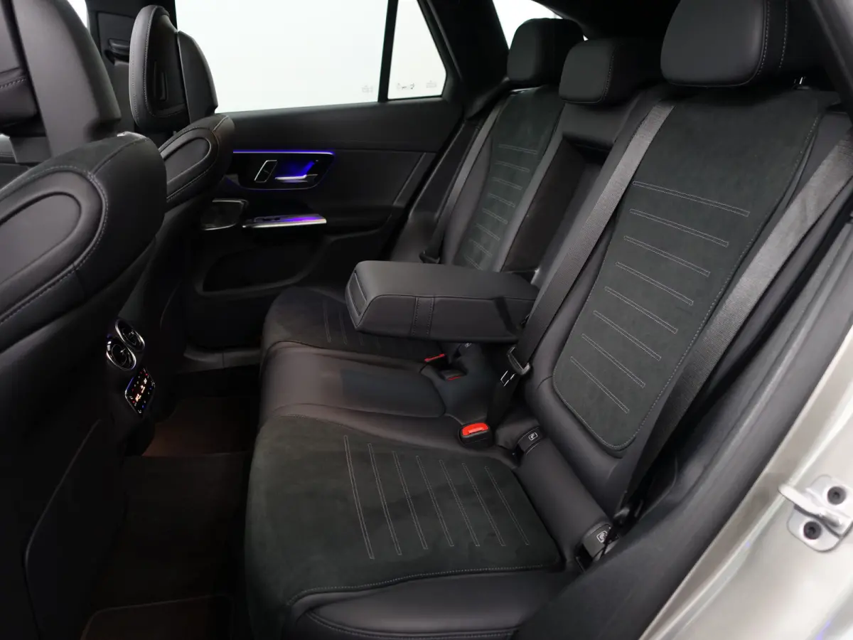 400e 4MATIC AMG Line- Achteras besturing, Burmester Audio, Head Up, Panoramadak, Carbon, Sfeerverlichting