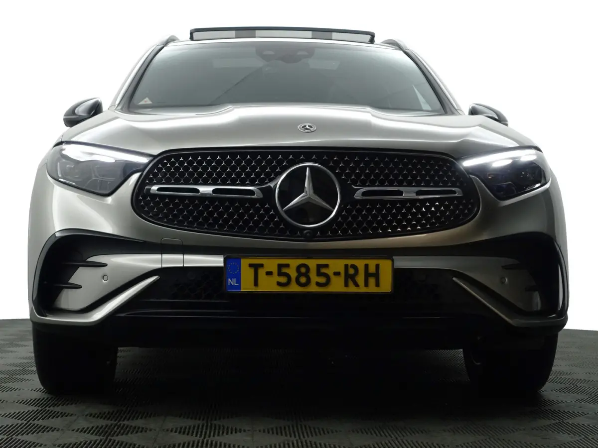 400e 4MATIC AMG Line- Achteras besturing, Burmester Audio, Head Up, Panoramadak, Carbon, Sfeerverlichting