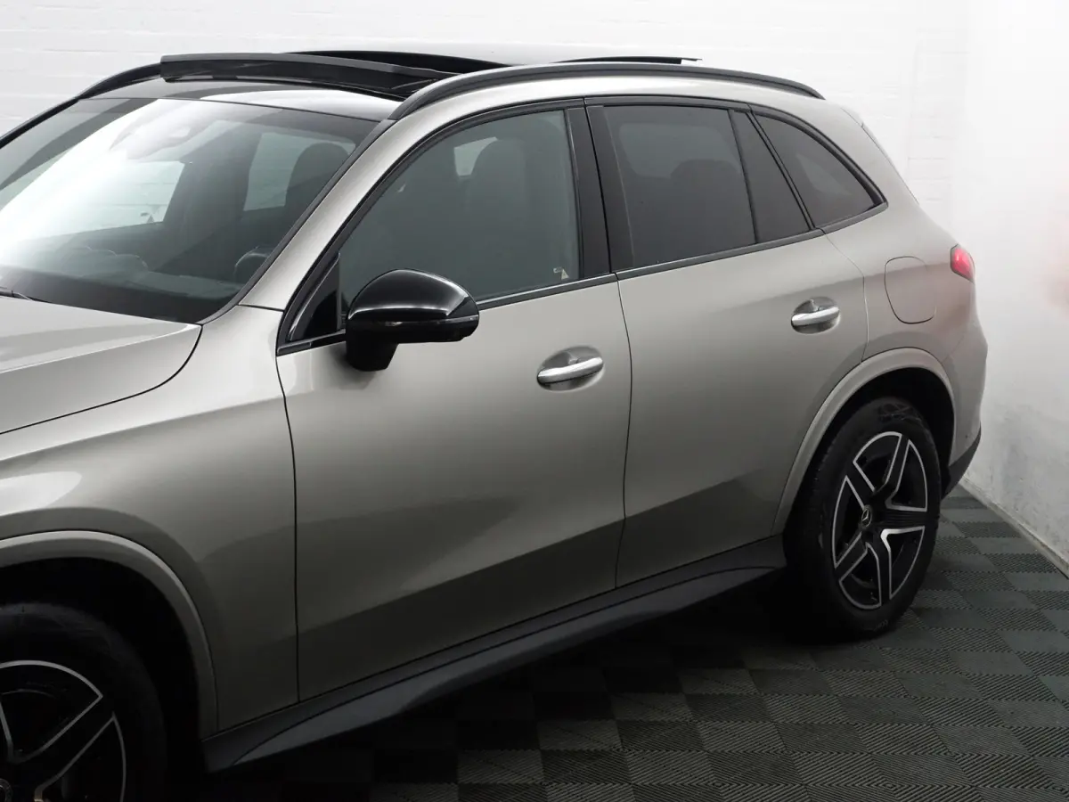 400e 4MATIC AMG Line- Achteras besturing, Burmester Audio, Head Up, Panoramadak, Carbon, Sfeerverlichting