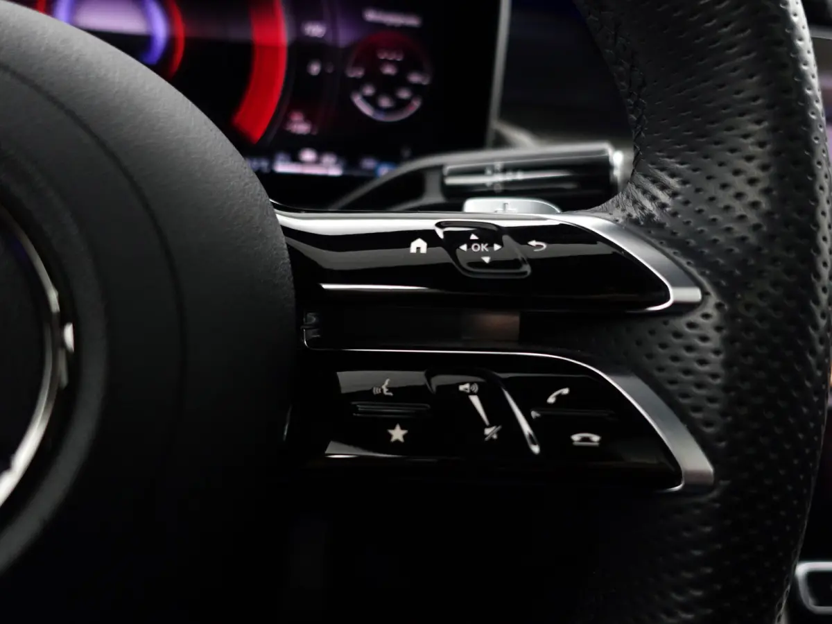 400e 4MATIC AMG Line- Achteras besturing, Burmester Audio, Head Up, Panoramadak, Carbon, Sfeerverlichting