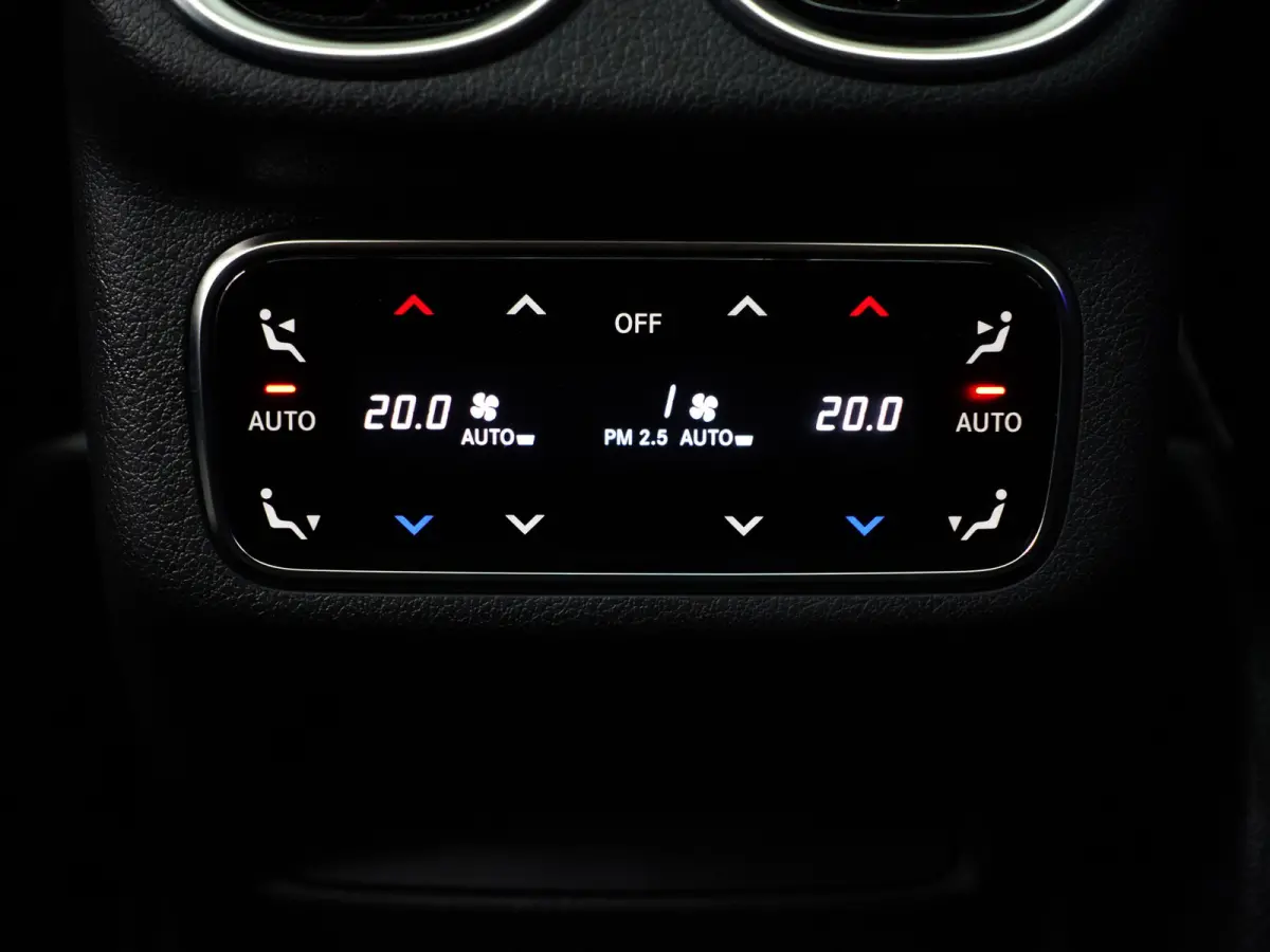 400e 4MATIC AMG Line- Achteras besturing, Burmester Audio, Head Up, Panoramadak, Carbon, Sfeerverlichting