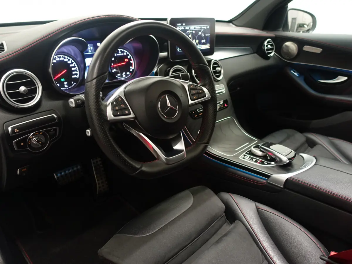43 AMG 368pk 4MATIC Aut- Panoramadak, Burmester Surround Audio, Camera, Sfeerverlichting, Rode Interieur afwerking