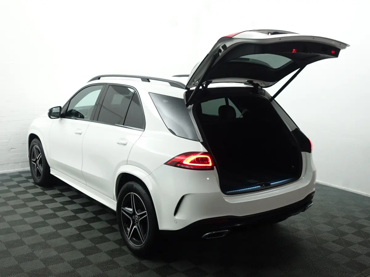 300 d 4MATIC AMG Night Edition- Alcantara sterrenhemel, Elek Stoelen, Sfeerverlichting, CarPlay