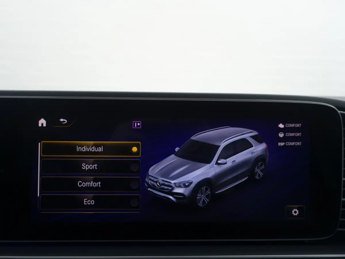 300 d 4MATIC AMG Night Edition- Alcantara sterrenhemel, Elek Stoelen, Sfeerverlichting, CarPlay