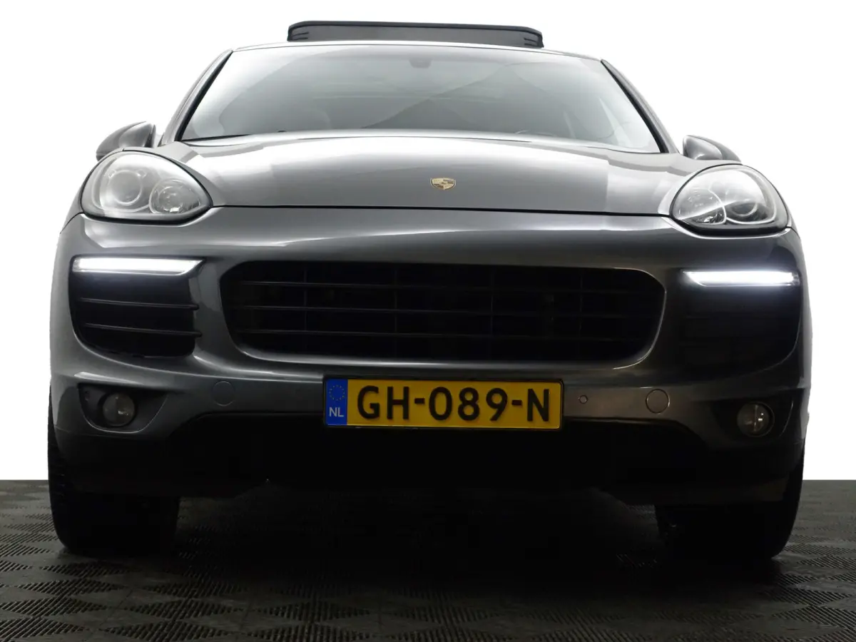 3.0 S E-Hybrid- Panoramadak, Luchtvering, Xenon Led, Navigatie, Leder Interieur