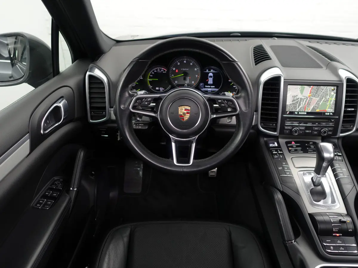 3.0 S E-Hybrid- Panoramadak, Luchtvering, Xenon Led, Navigatie, Leder Interieur