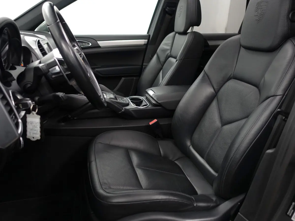 3.0 S E-Hybrid- Panoramadak, Luchtvering, Xenon Led, Navigatie, Leder Interieur