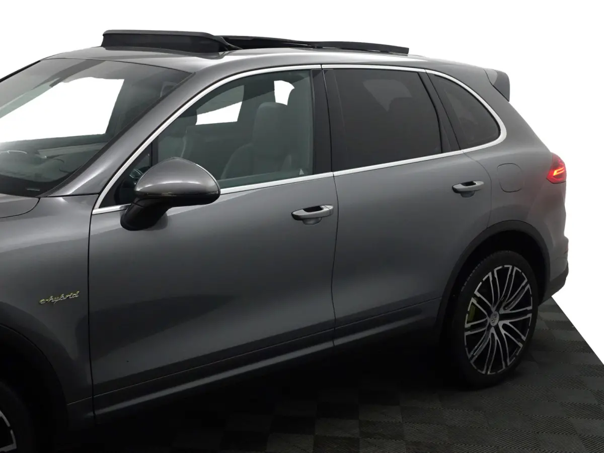 3.0 S E-Hybrid- Panoramadak, Luchtvering, Xenon Led, Navigatie, Leder Interieur