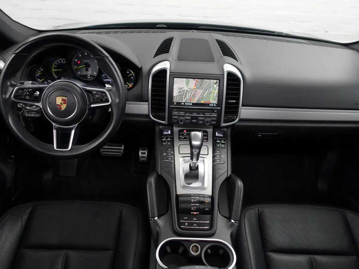 3.0 S E-Hybrid- Panoramadak, Luchtvering, Xenon Led, Navigatie, Leder Interieur
