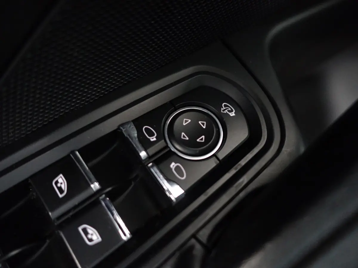 3.0 S E-Hybrid- Panoramadak, Luchtvering, Xenon Led, Navigatie, Leder Interieur
