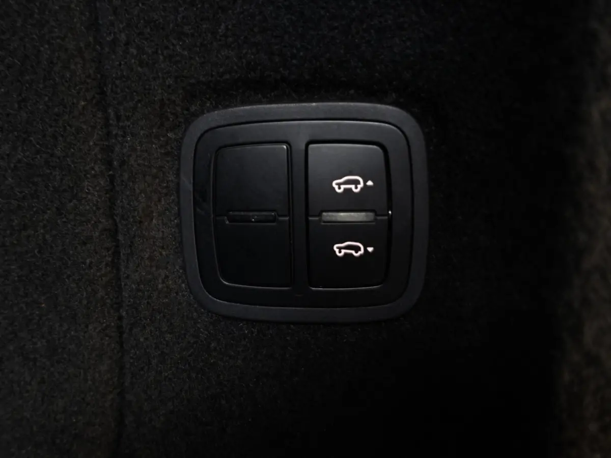3.0 S E-Hybrid- Panoramadak, Luchtvering, Xenon Led, Navigatie, Leder Interieur