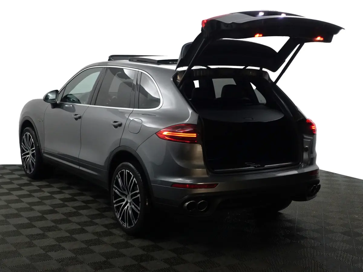 3.0 S E-Hybrid- Panoramadak, Luchtvering, Xenon Led, Navigatie, Leder Interieur