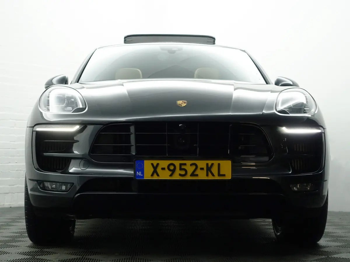 3.6 Turbo Sport Chrono, Alcantara Design, Stoelventilatie, Burmester, 360 Camera, Standkachel